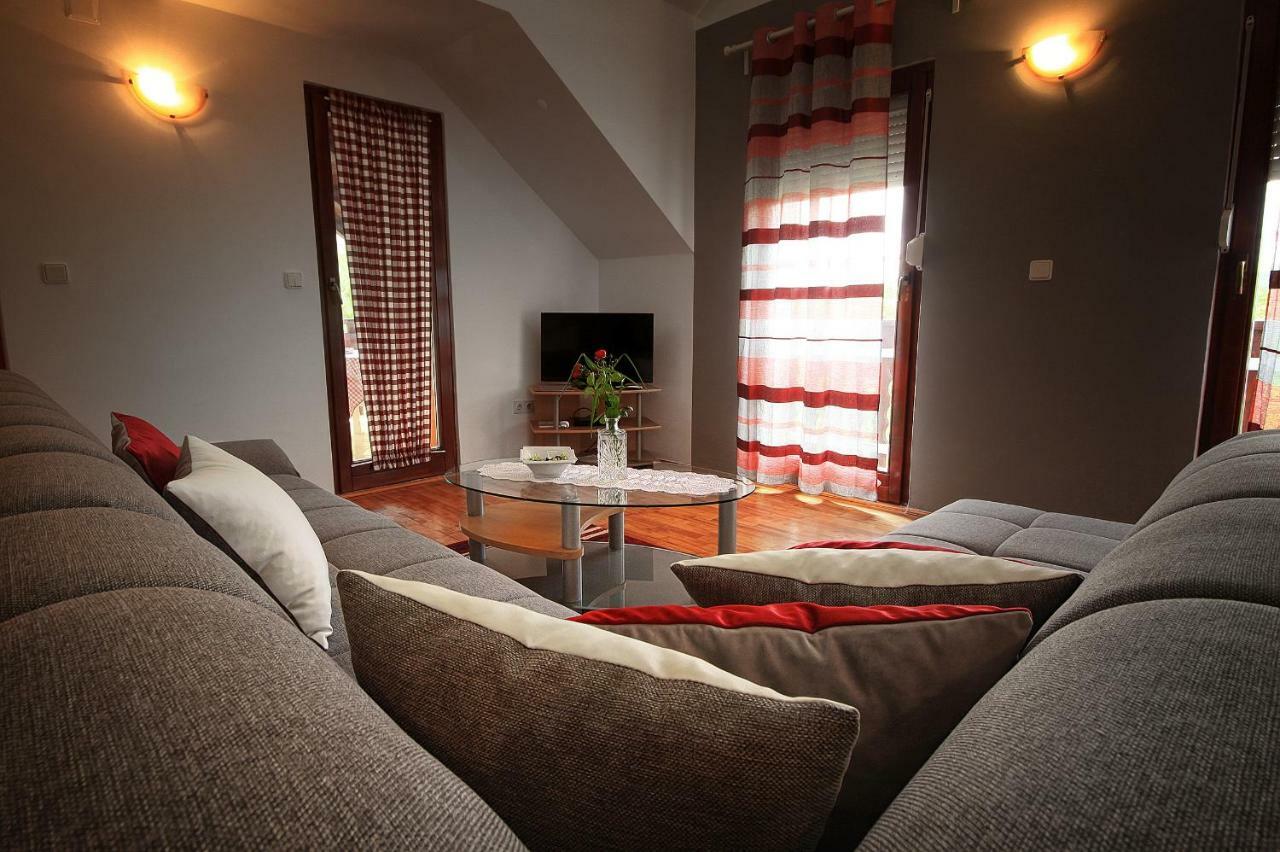 Apartment Medeni Rakovica Dış mekan fotoğraf